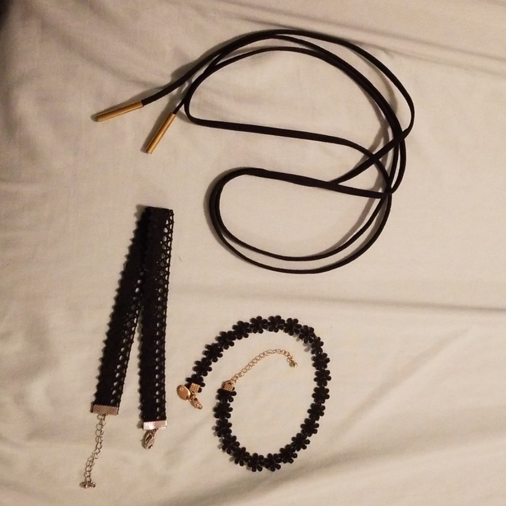 Set of 3 chokers